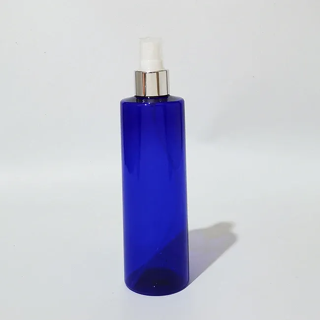 250 ml blaue Plastikflasche silber