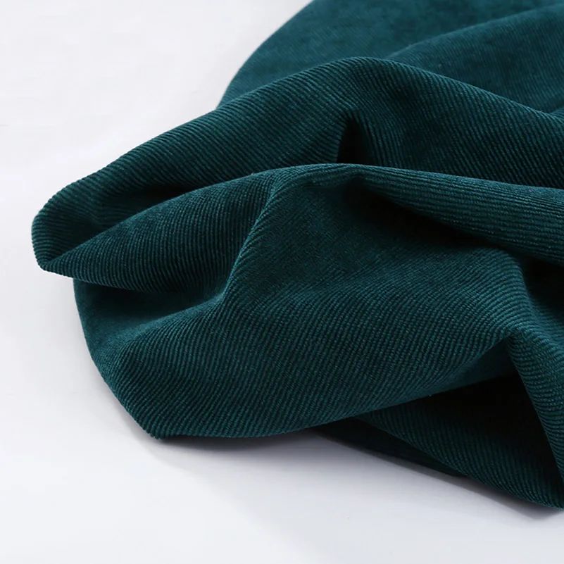 Couleur : 14 vert foncé. Taille : 0,5 m x 1,5 m.