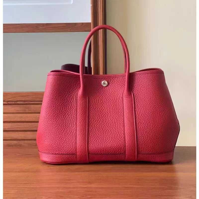 Red (large) 36m