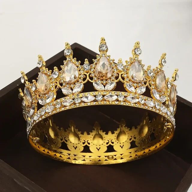 C19 G Champagne-Tiaras