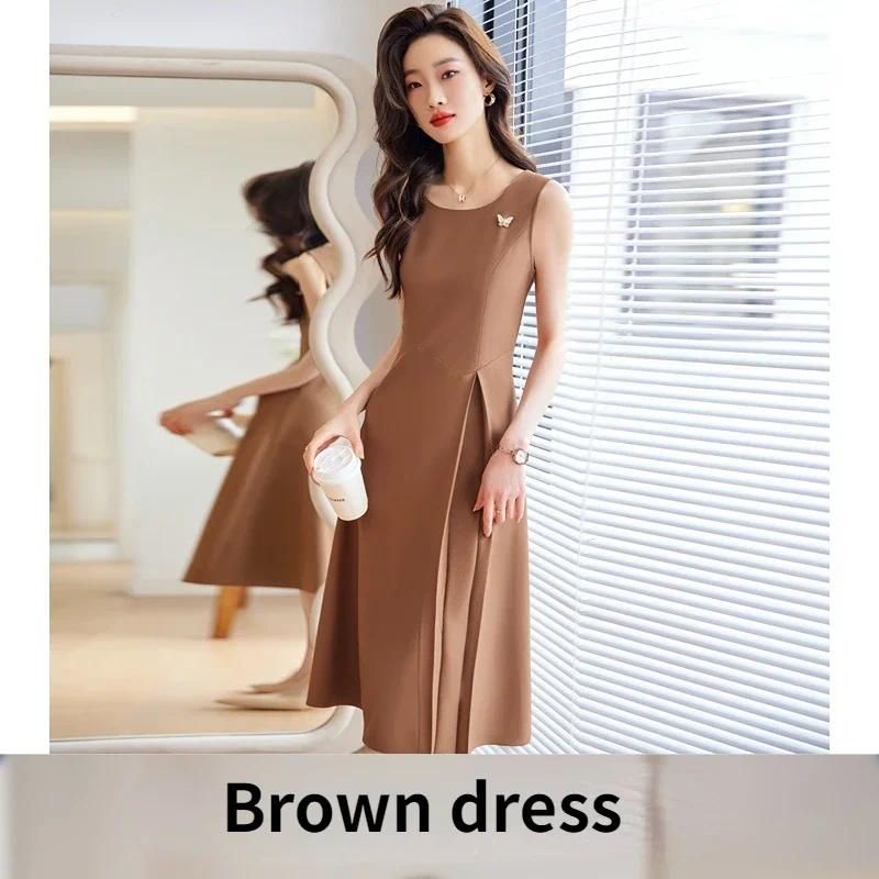 Brown dress