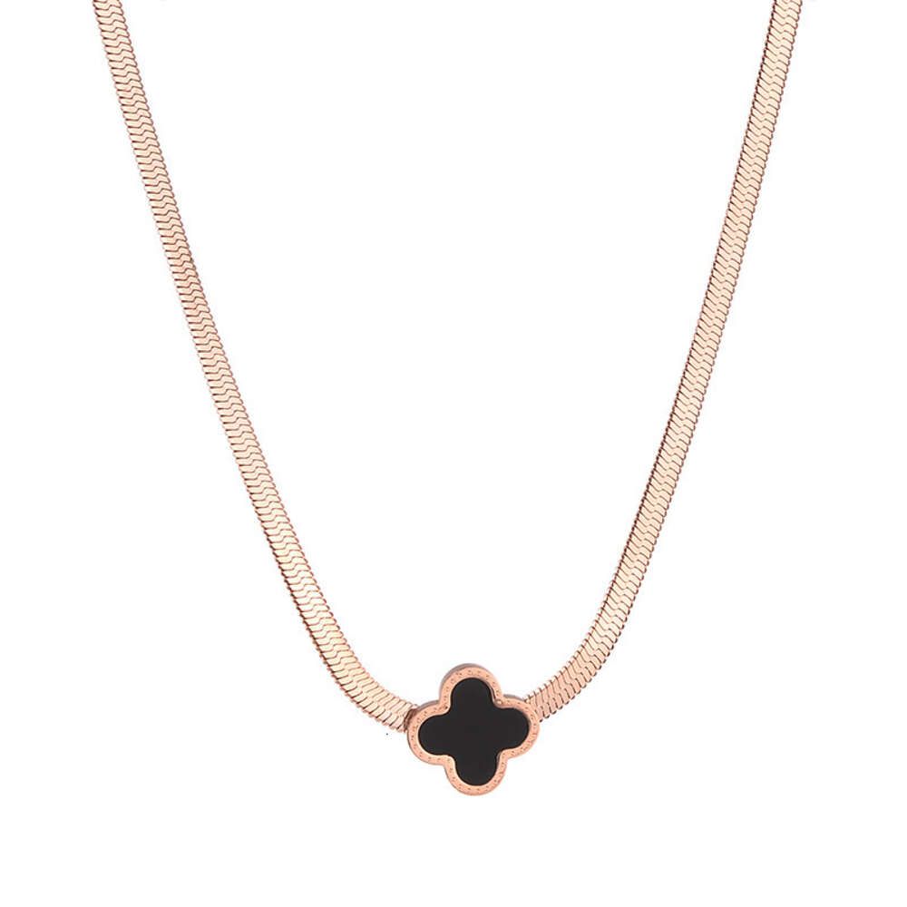 K190 Clover Necklace Rose