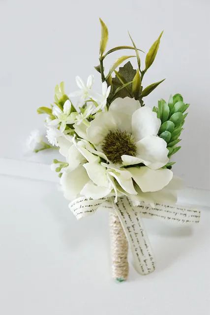 03 Boutonniere