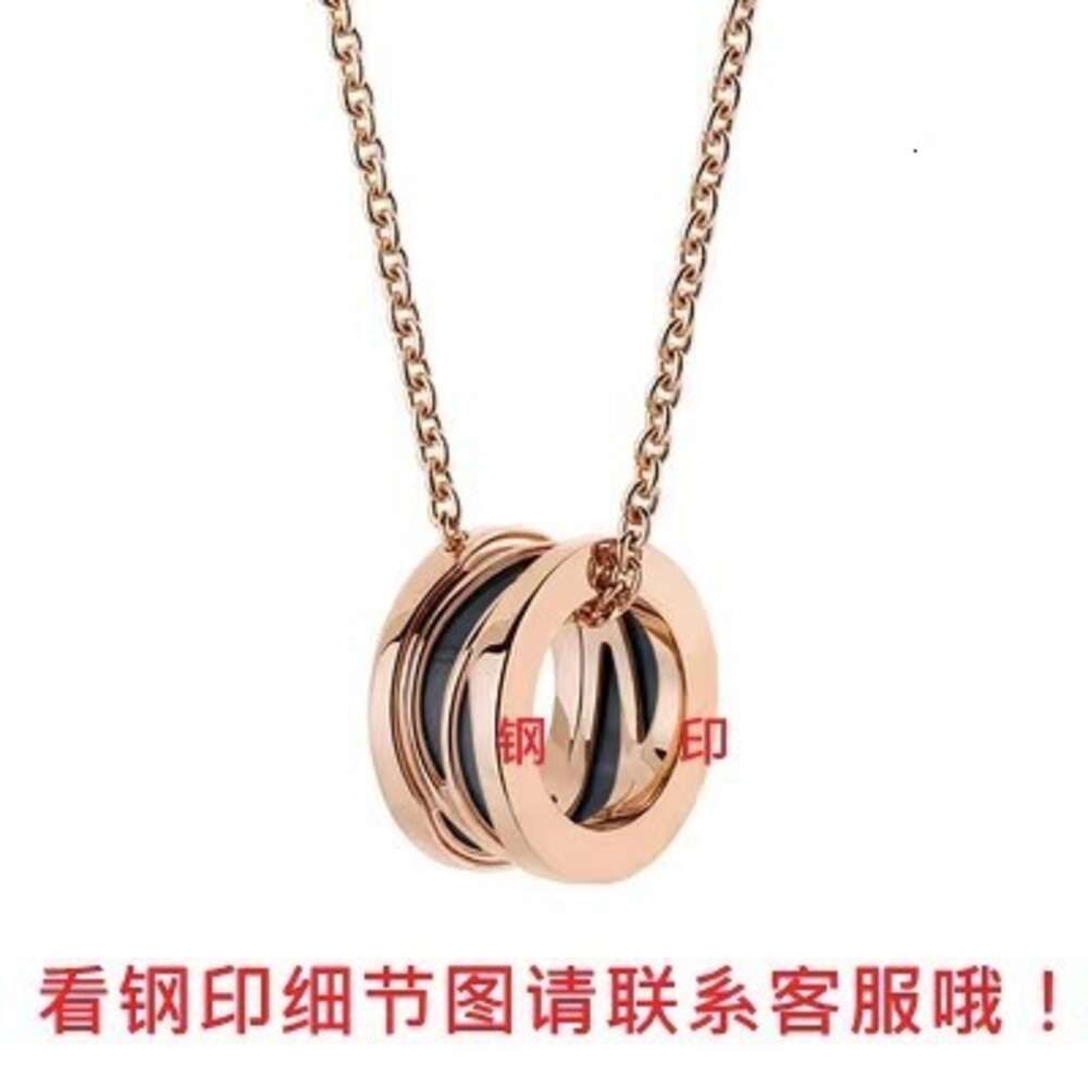 Collana ceramica nera vuota in oro rosa