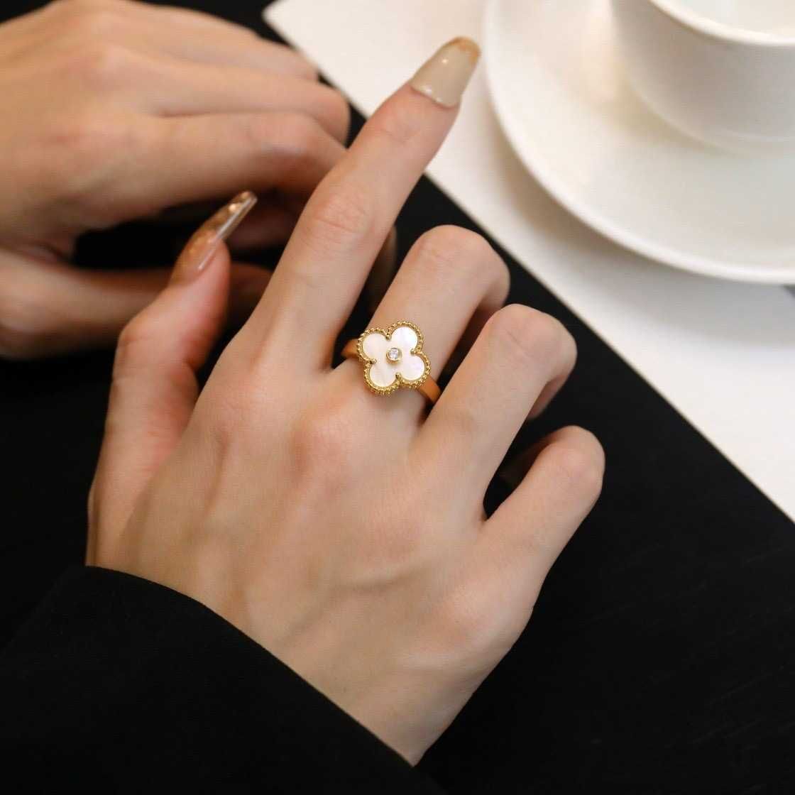 Gold White Fritillaria Ring (with Diam