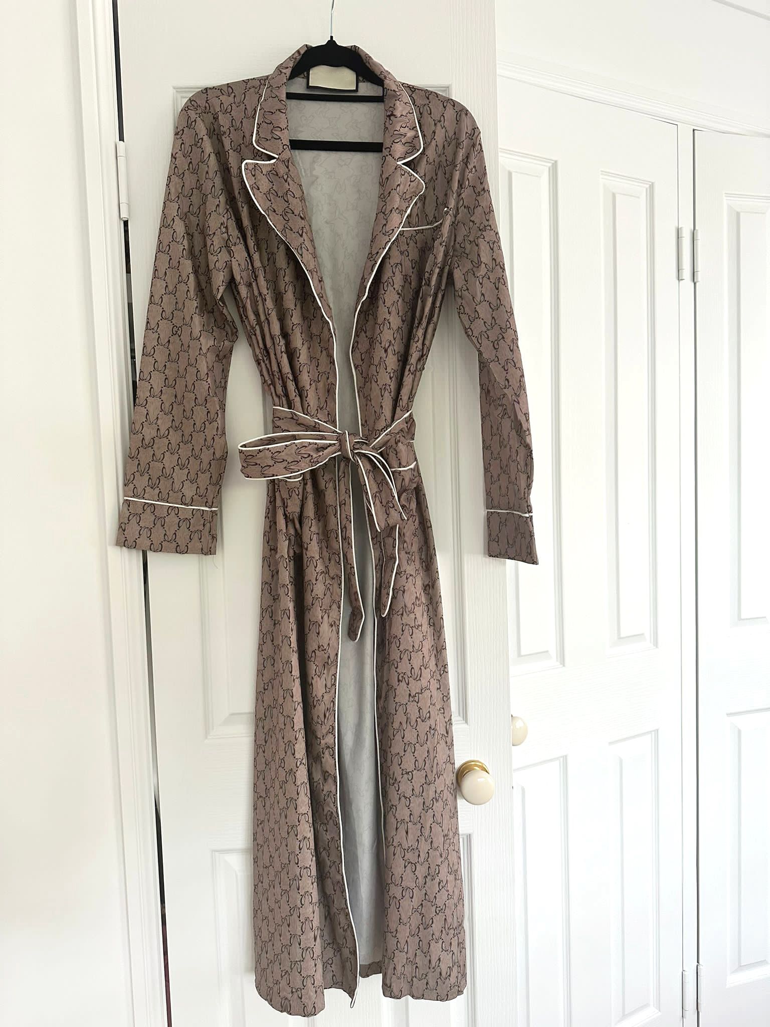 Night-robe brown