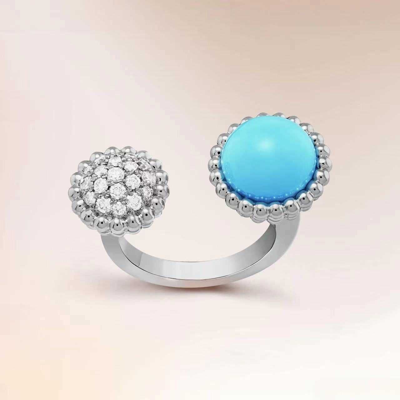 Œuf bleu de platine avec diamant