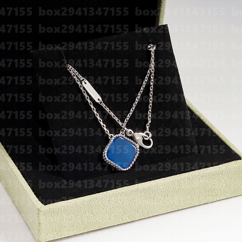 Zilver met blauw