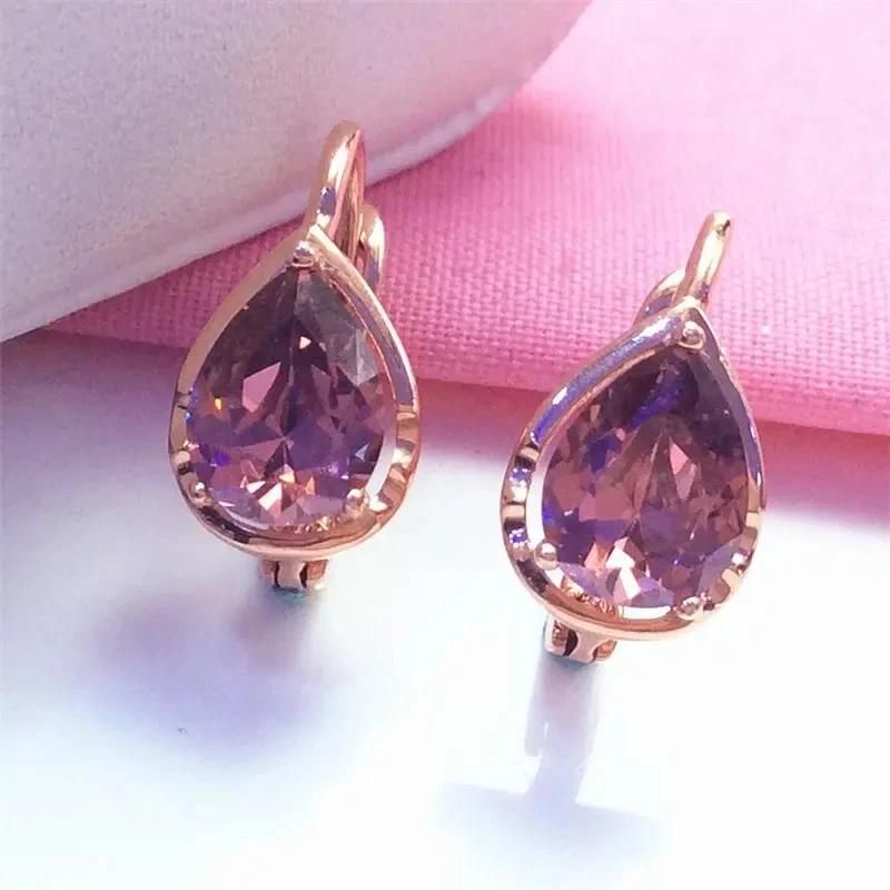 A pair of earrings9