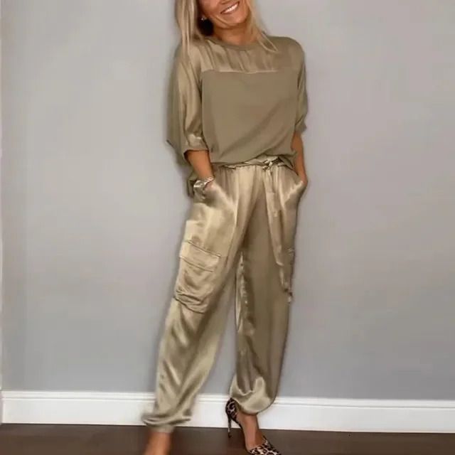 01 Khaki