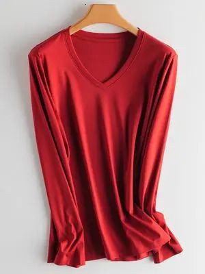 Red v Neck