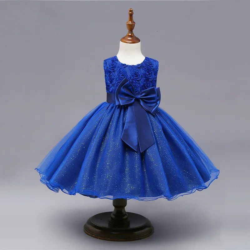 Djupblå klänning 07