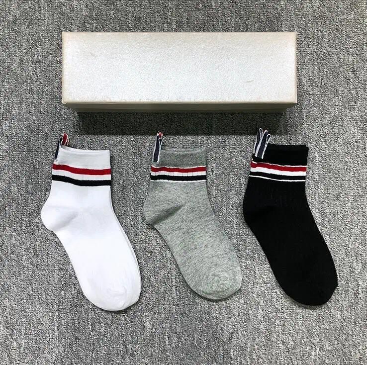 6 pairs of socks