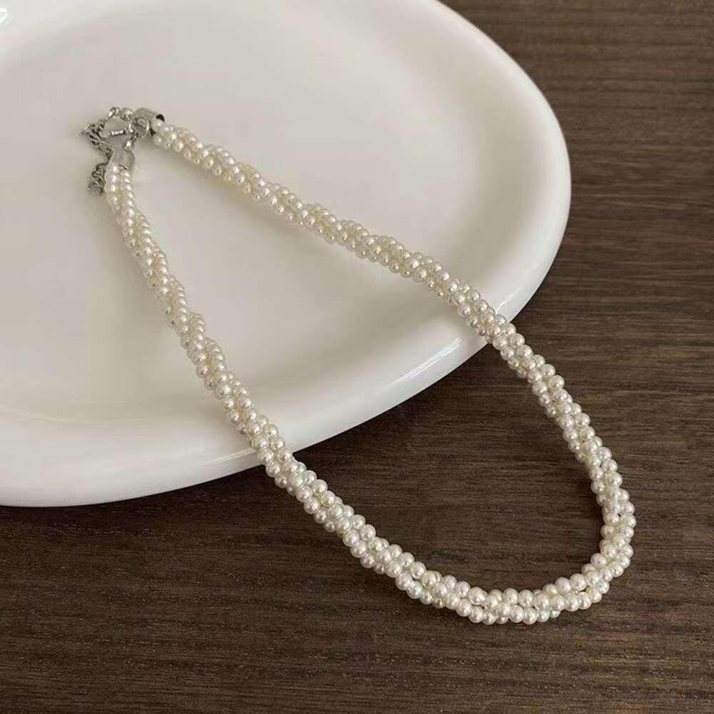 Collier de perles enveloppé