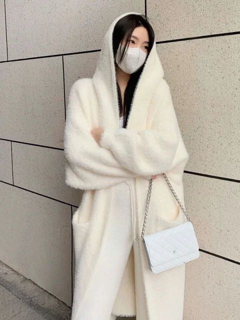 White-Hooded-S-lunghigth93cm
