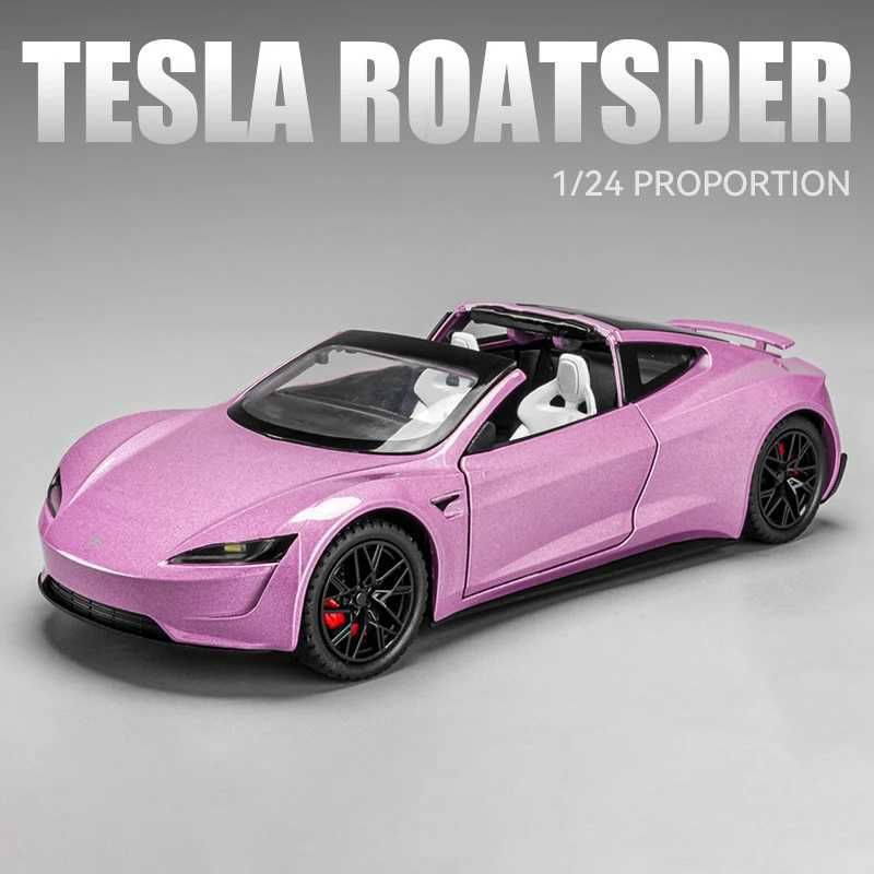 Розовая спортивная машина