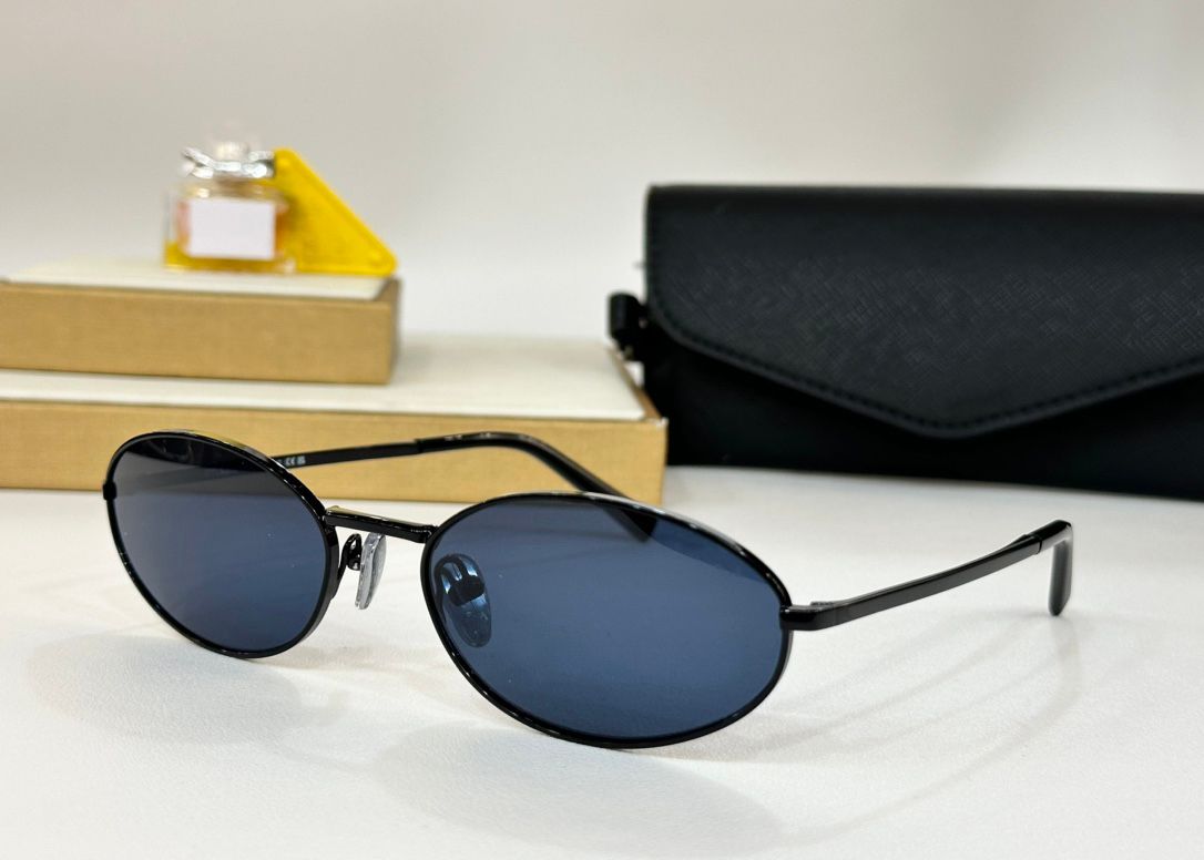 Black frame blue lens