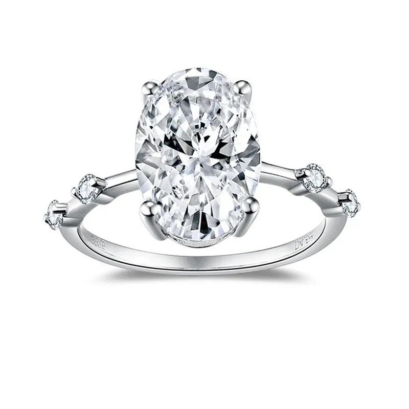 925 Sterling Silver 4.5ct Moissanite