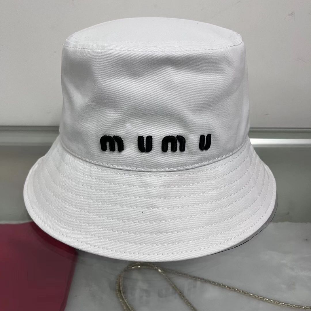 Bucket hat White