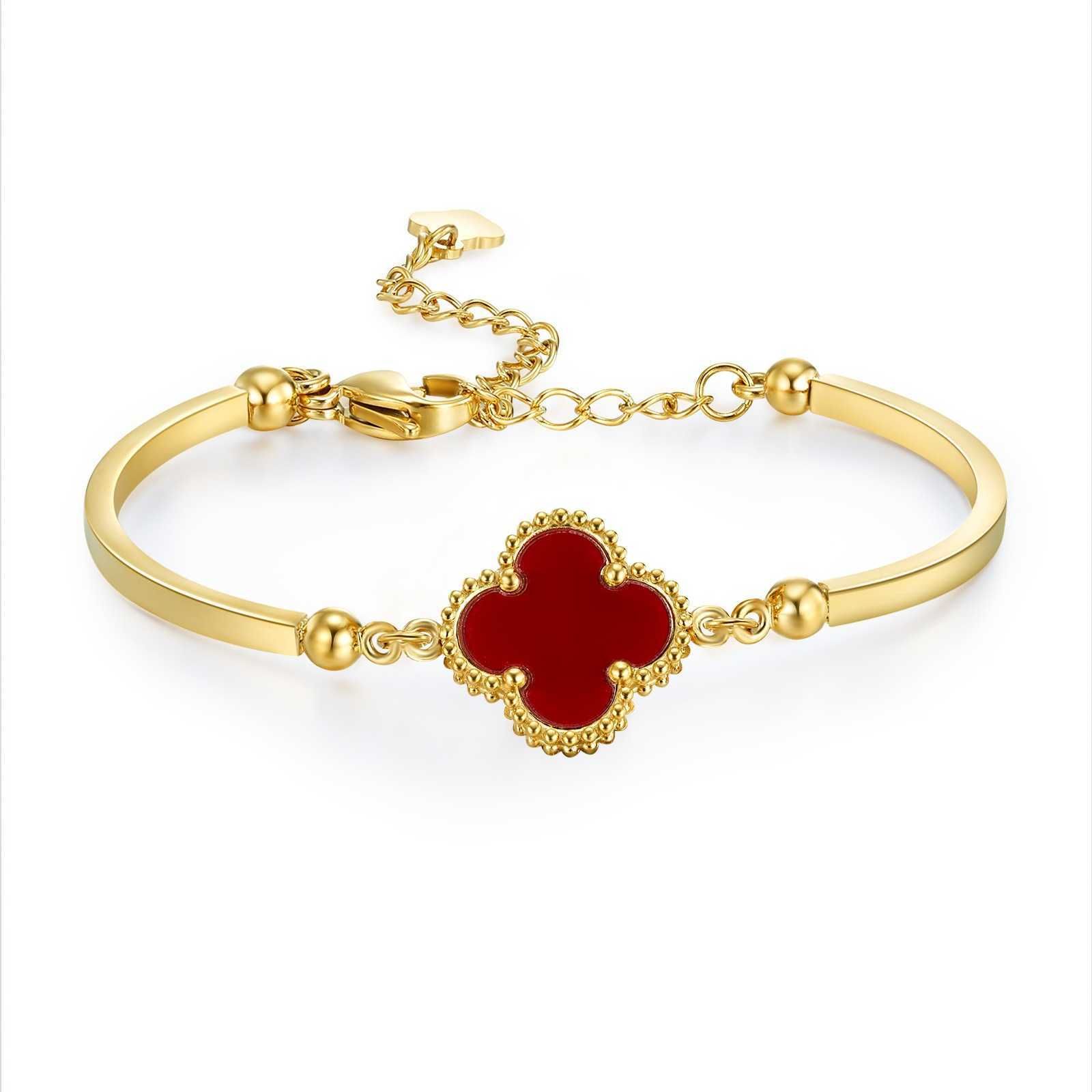 Four Leaf Grass Bracelet Red