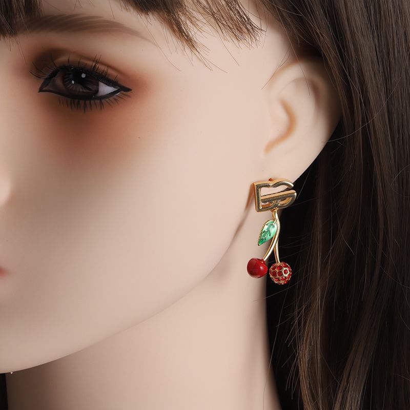 DES BOUCLES D'OREILLES