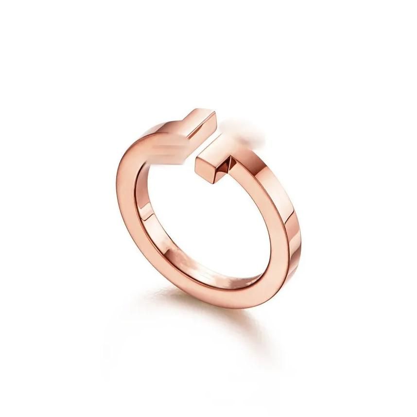 Квадратное кольцо из розового золота