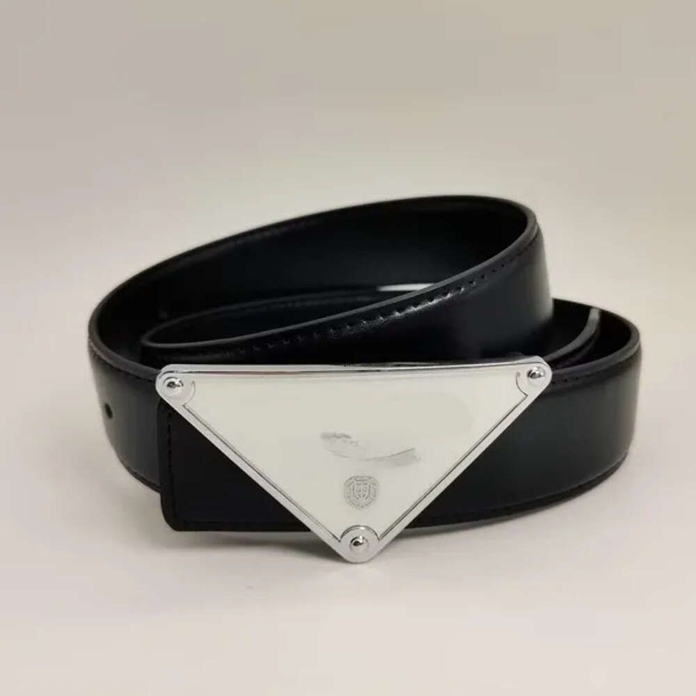 Black + white buckle