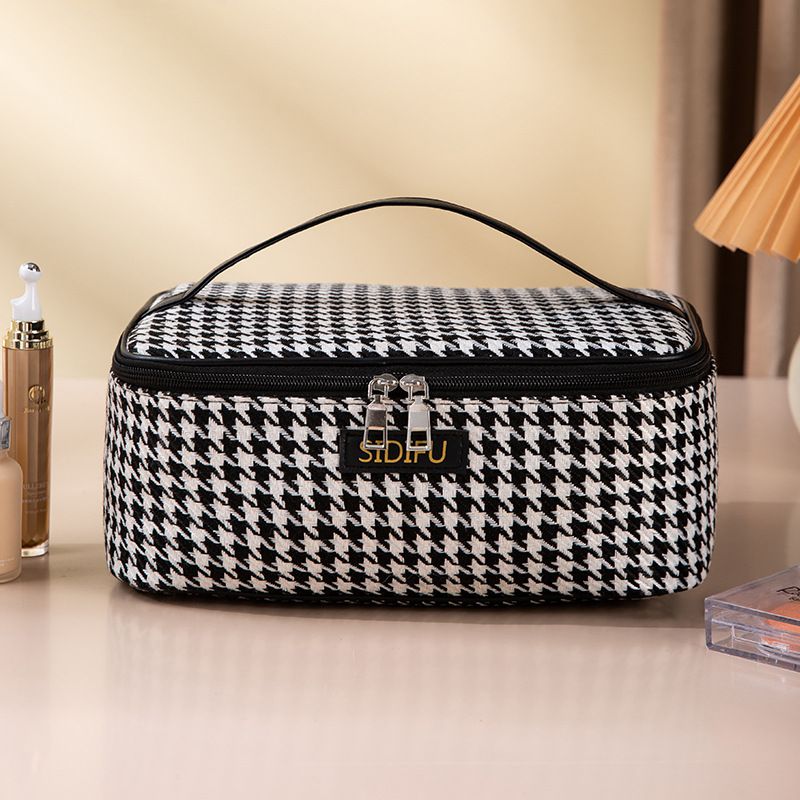 Style C Houndstooth