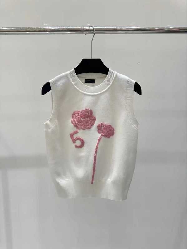 White 5word Floral Vest