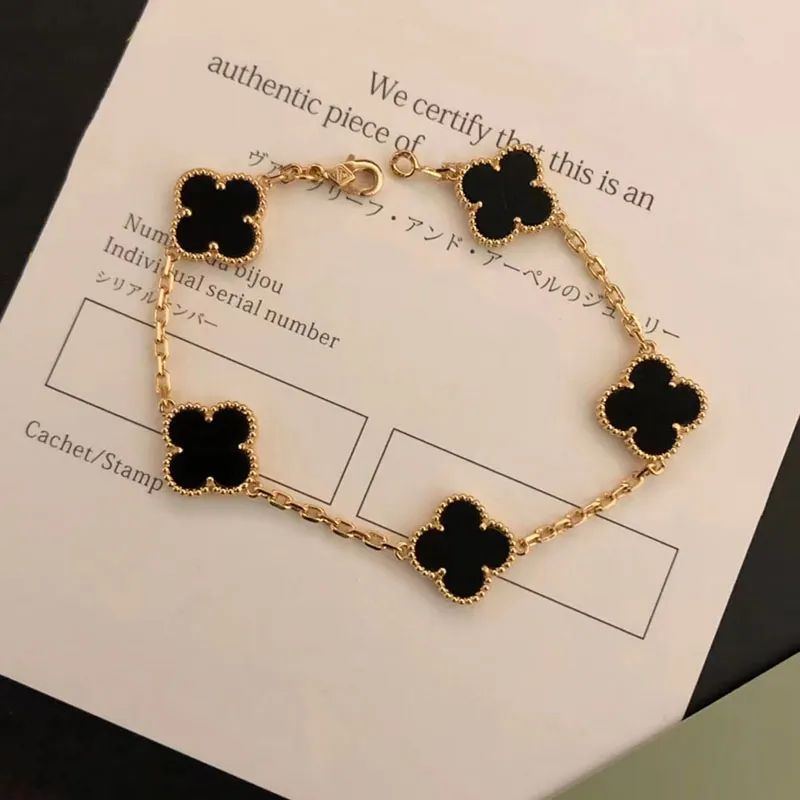 bracelet noir en or