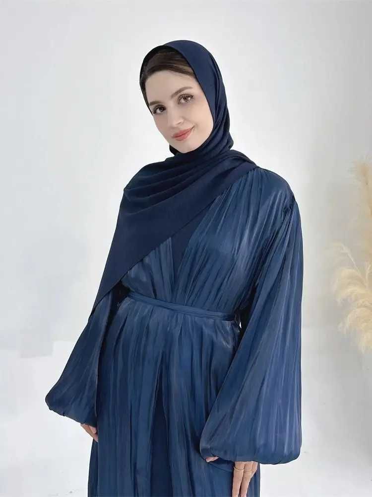 Darkblue avec hijab-m