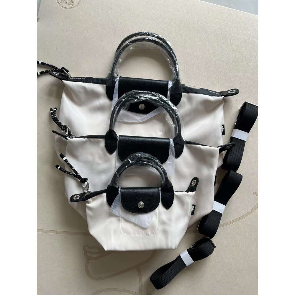 Medium White (detachable Shoulder Strap)