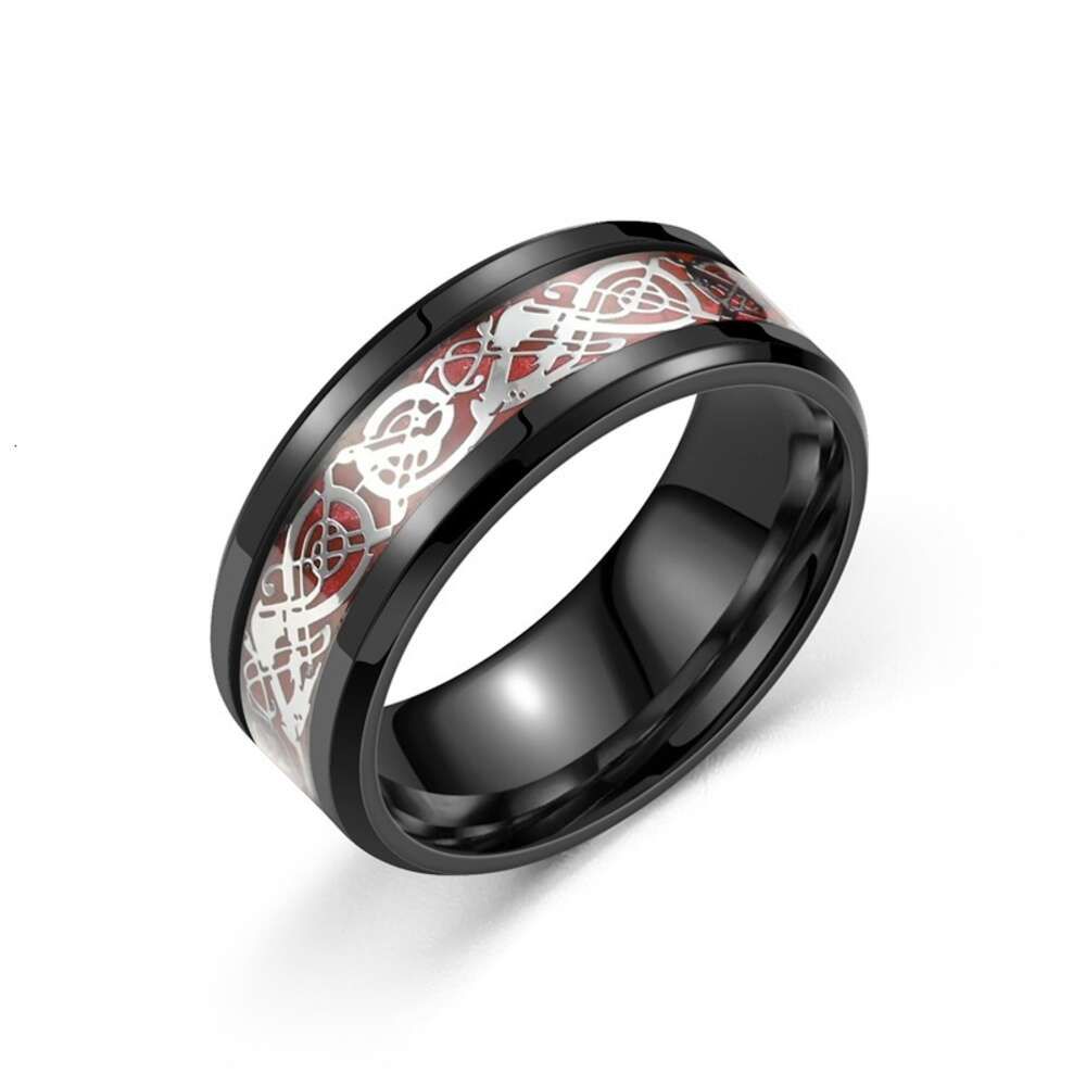 Svart svart ring silverplatta på röd