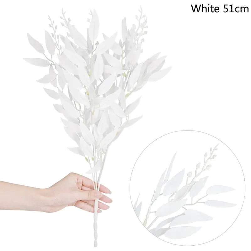 B02 white leaf