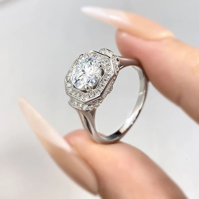 1 Carat Moissanite