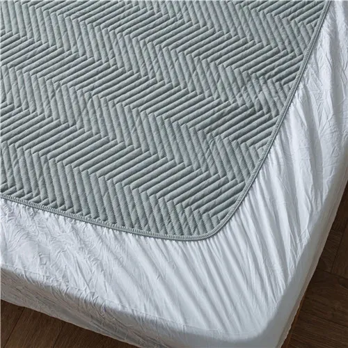 Grey fitted sheet