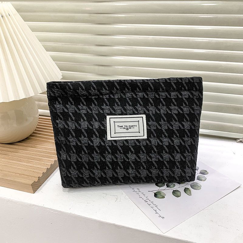 Houndstooth Cosmetic Bag-black