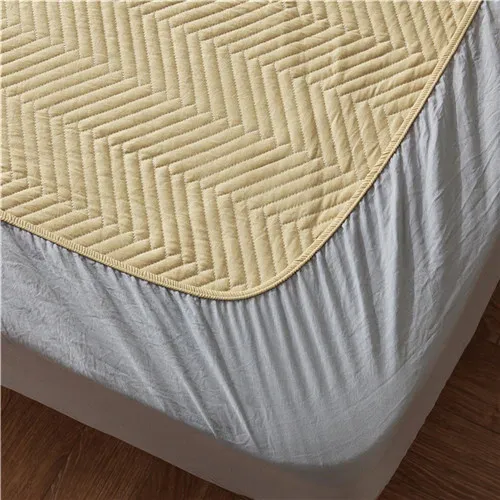 Yellow fitted sheet