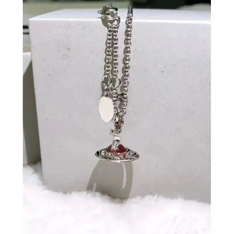 Collier de planète en diamant rouge