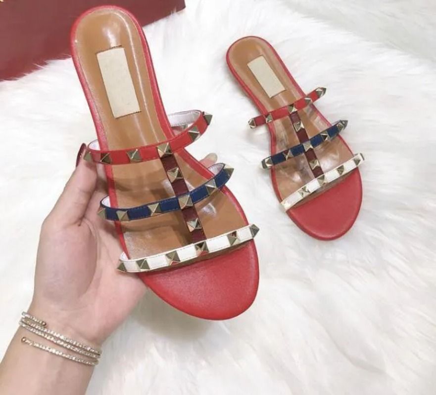 Red color blocking Flat