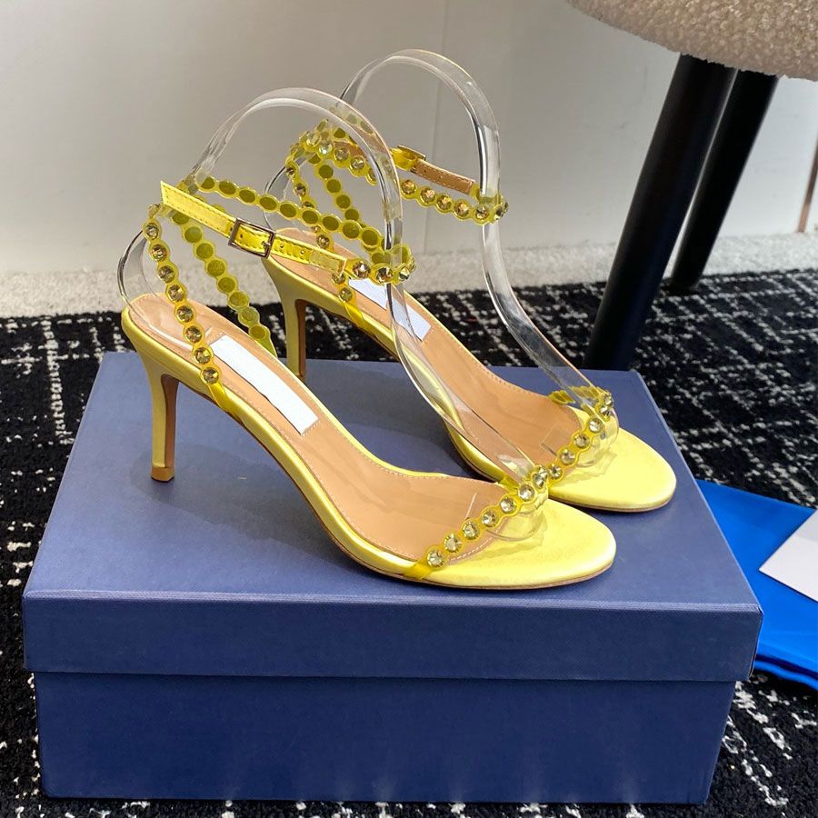 Yellow low-heeled