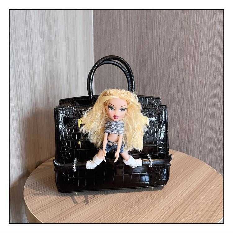 81091  Black a Style with Doll