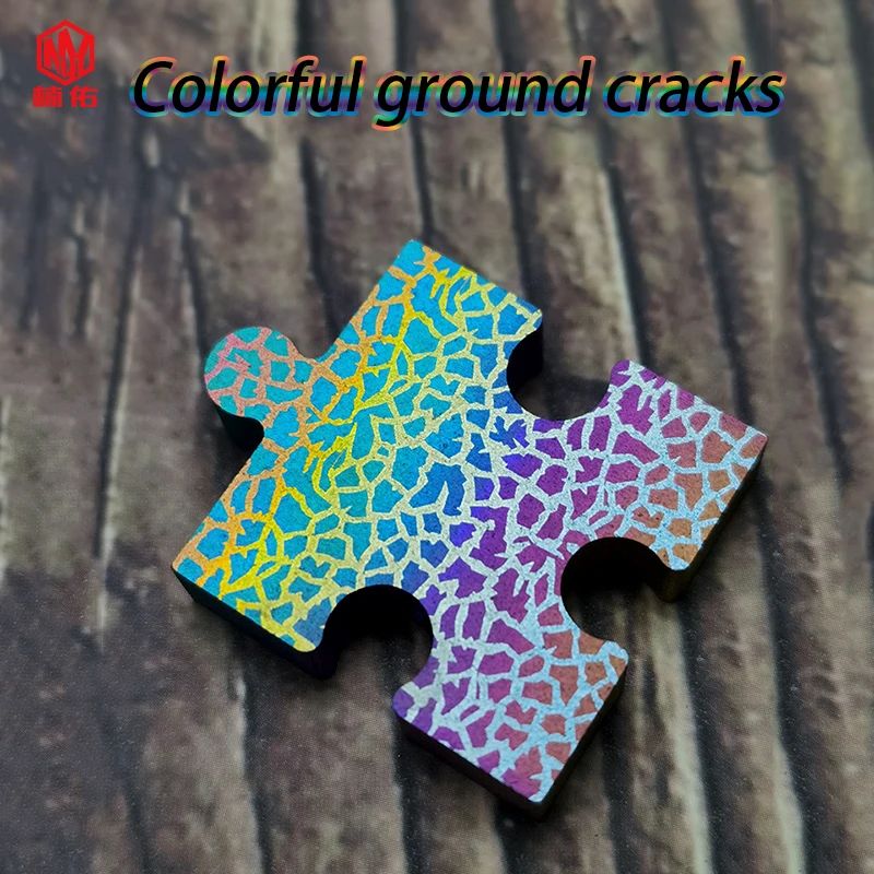Color:Ground crack