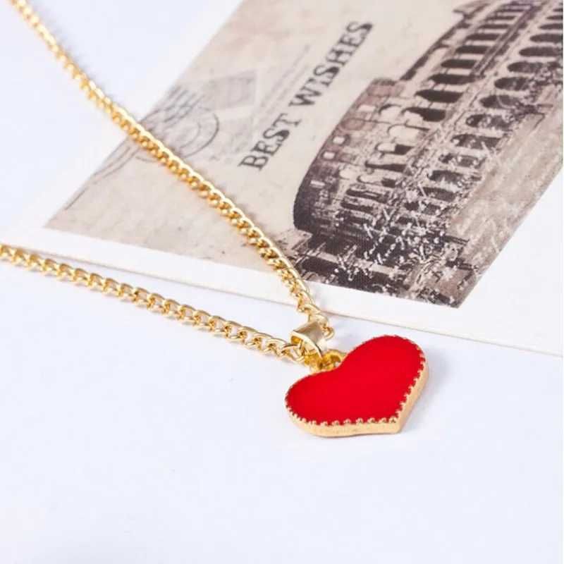 Colliers Mode Rétro Nouveau Gossip Girl Serena Rouge Coeur et Amour Pendentif Collier Clavicule Chaîne Modèle En Gros L2404_voghion.com