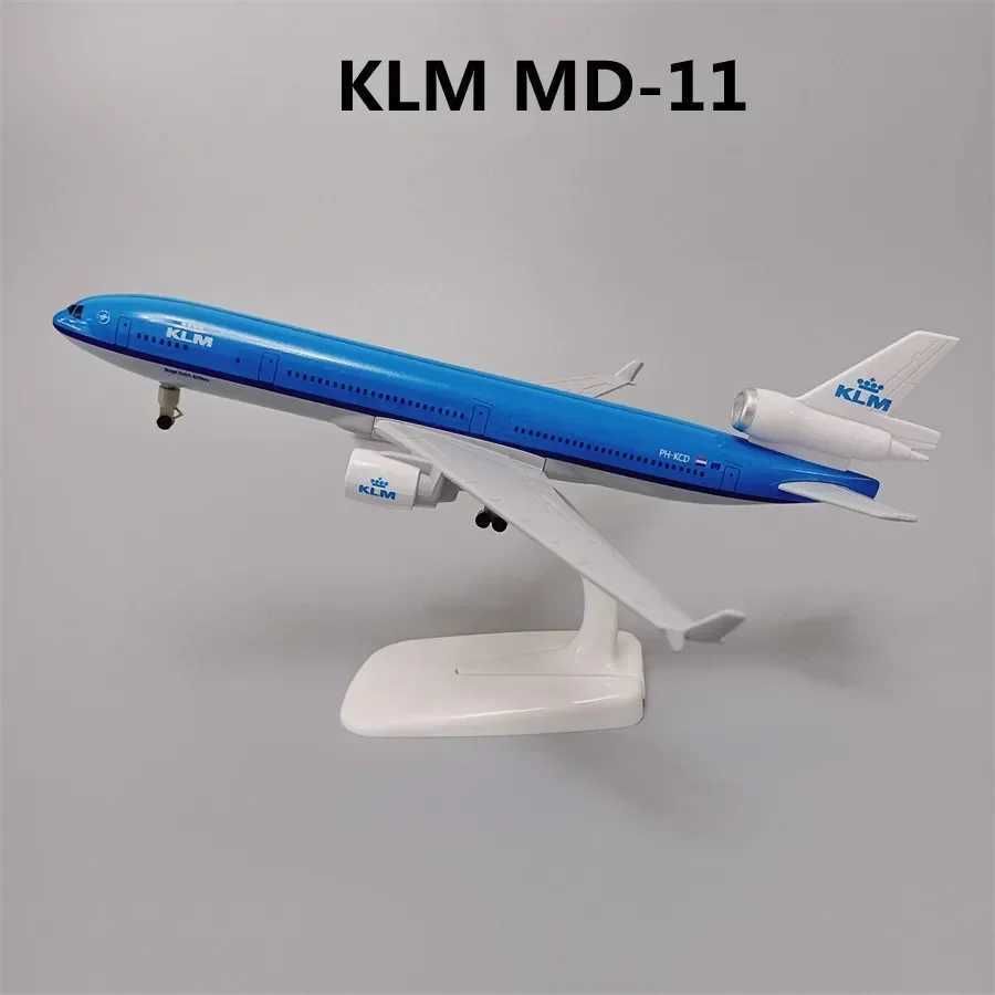 KLM MD-11