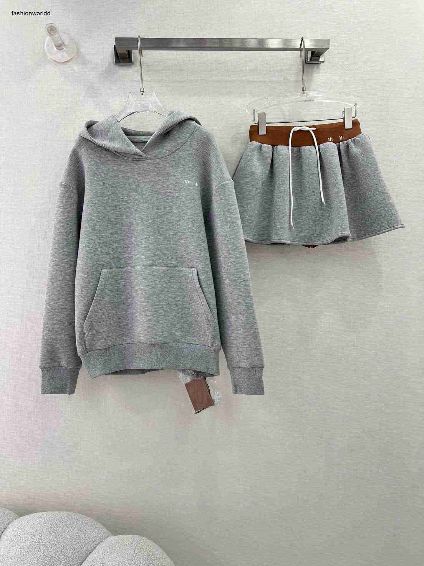 #14-Gray-skirt set