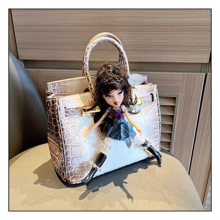 81091  Himalayan White with Doll