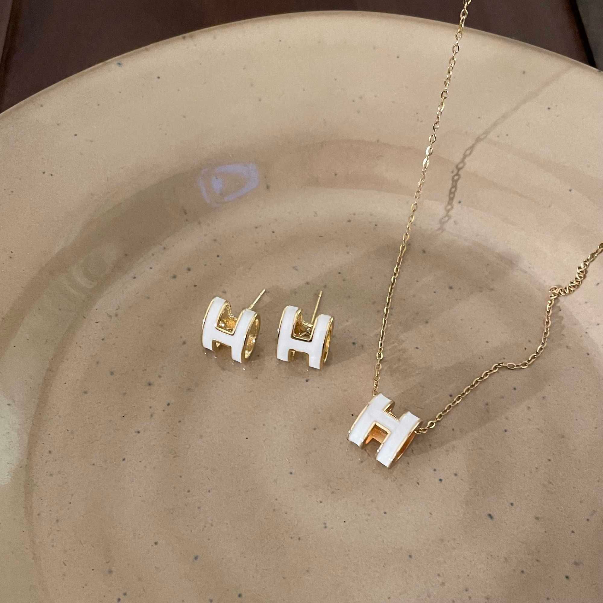 H-letter oorbellen+ketting klein formaat