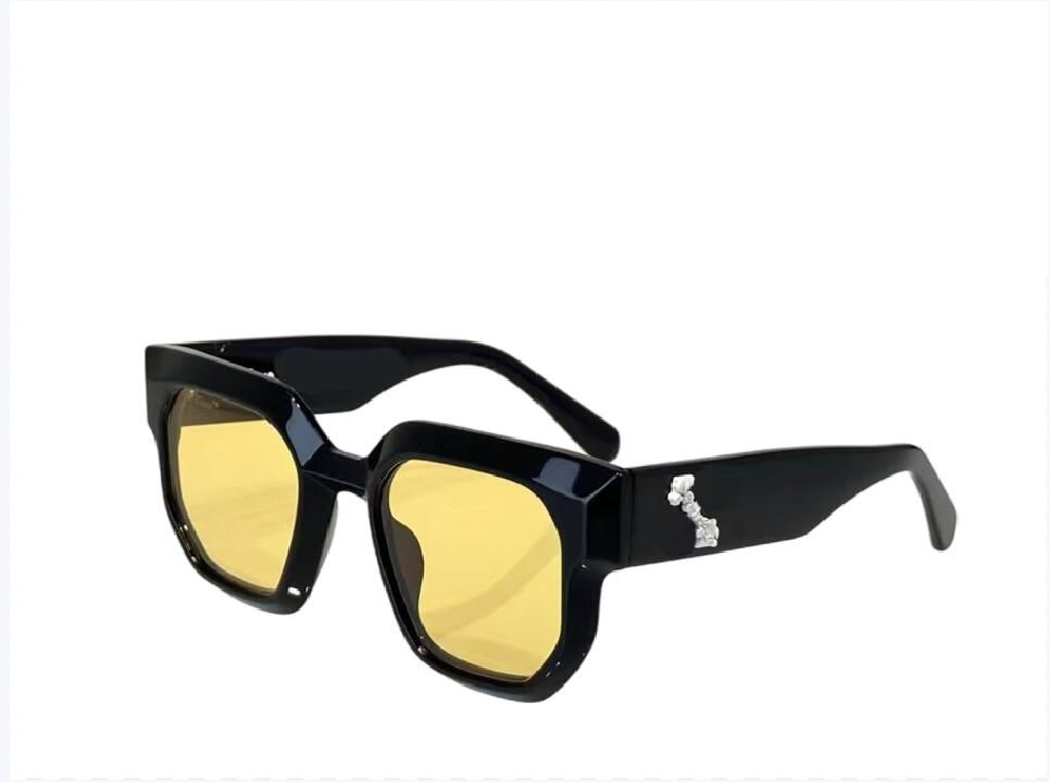 Dark streak frame yellow lens