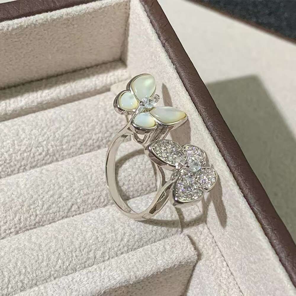 Ring White Gold White Shell Diamond